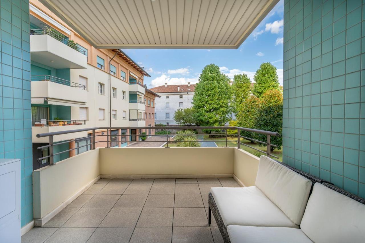 Teatro Nuovo Apartment With Free Parking Údine Exterior foto