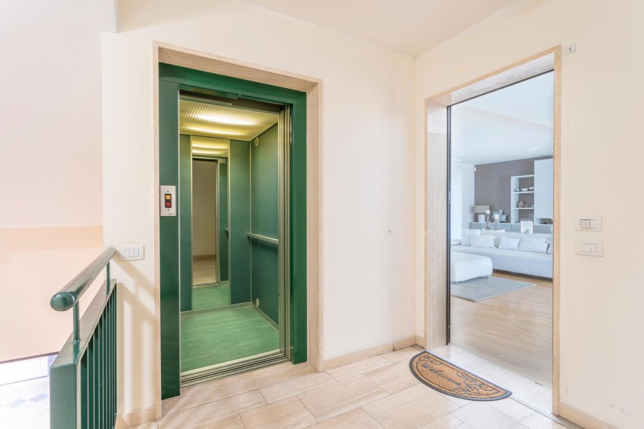 Teatro Nuovo Apartment With Free Parking Údine Exterior foto